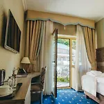Resort&spa Kamelot Hotell